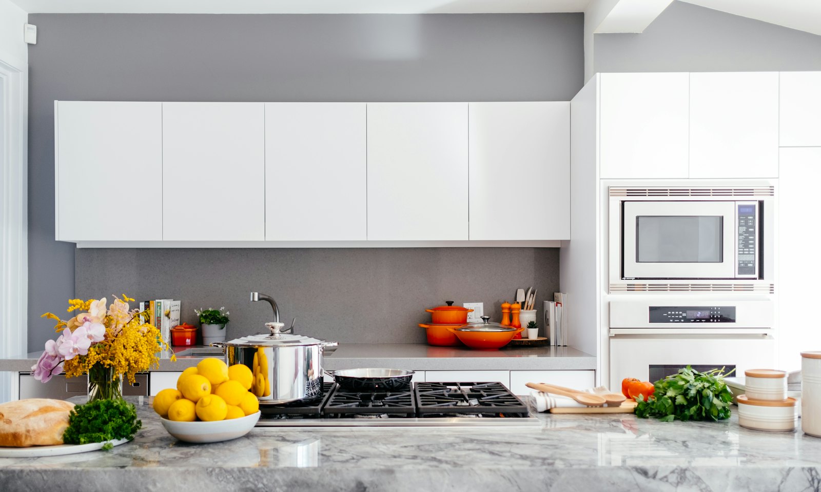 Spotless modern kitchen with clean counters and cabinets